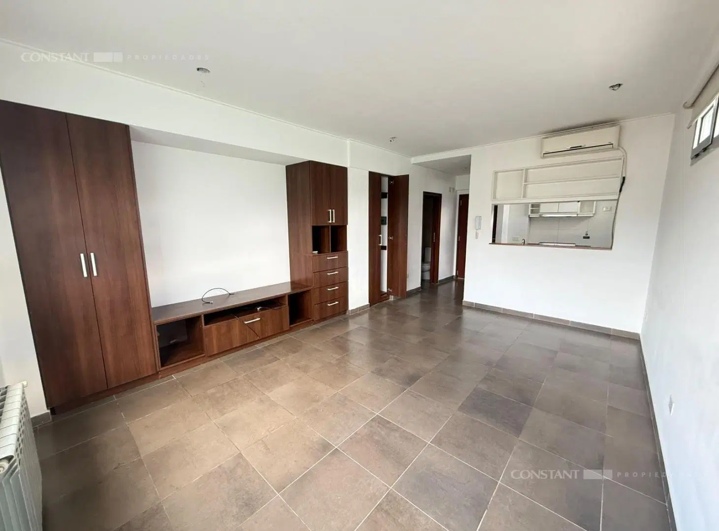 Departamento en venta de 2 dormitorios con cochera en La Plata 2