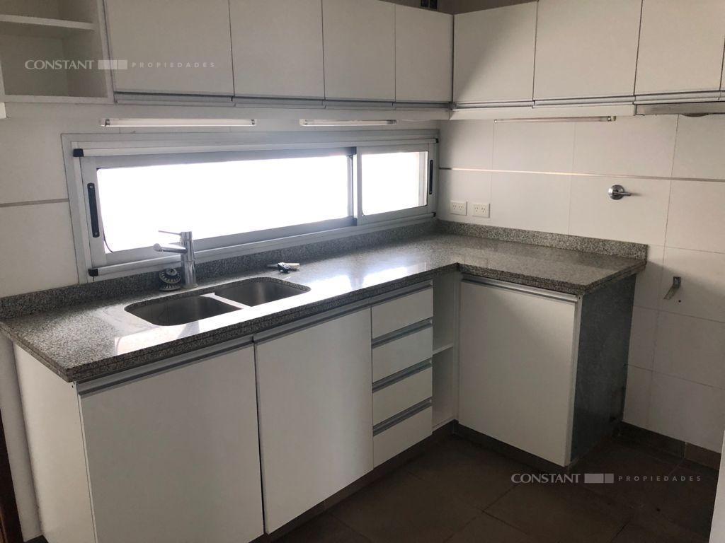 Foto de Departamento en alquiler de dos dormitorios con cochera, imagen 3