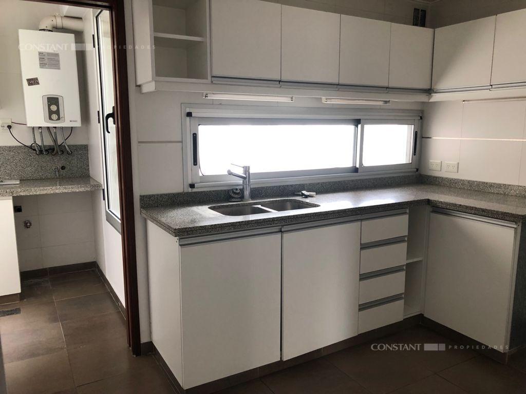 Foto de Departamento en alquiler de dos dormitorios con cochera, imagen 1