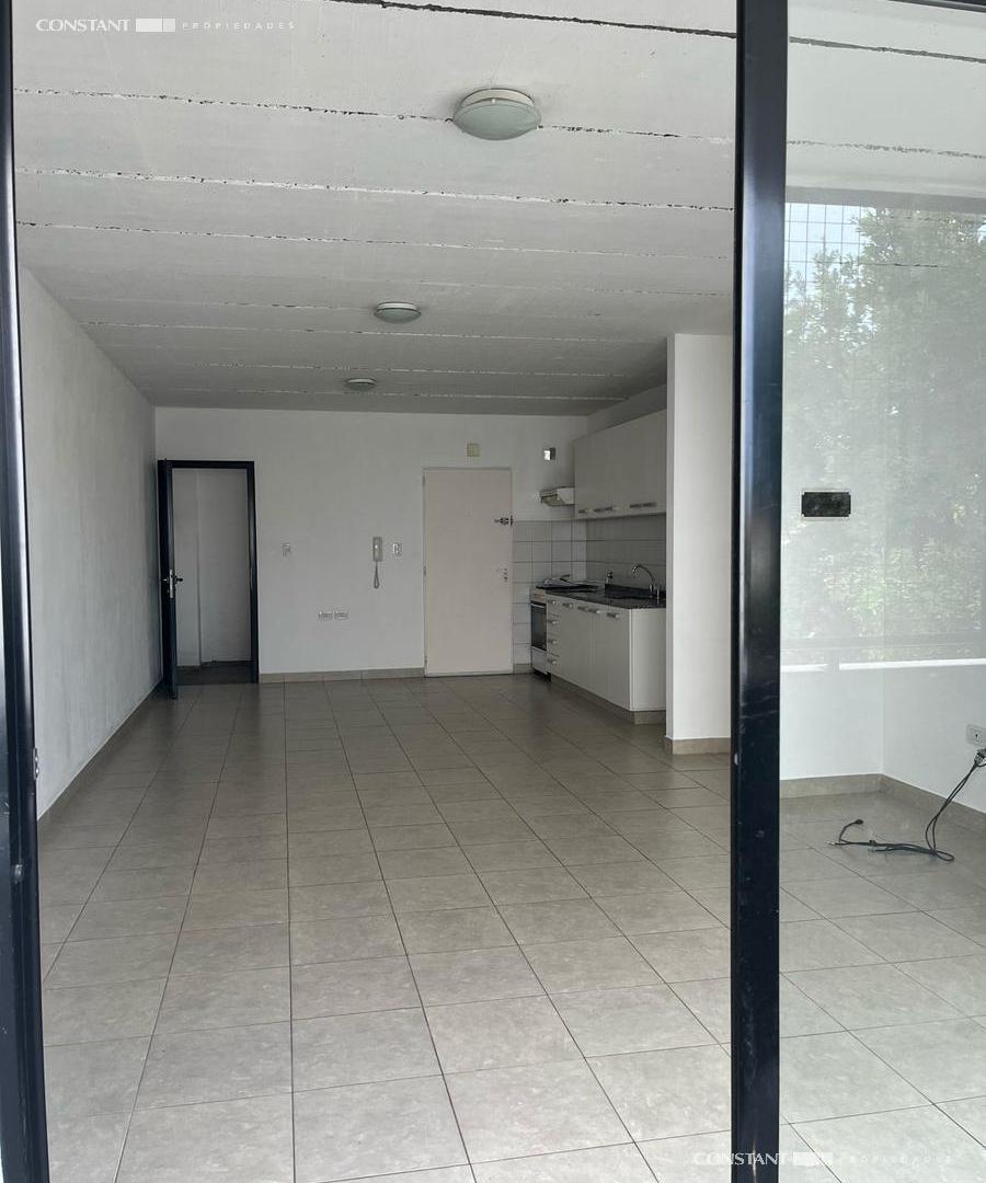 Foto de Departamento en alquiler de dos dormitorios con cochera en La Plata, imagen 3