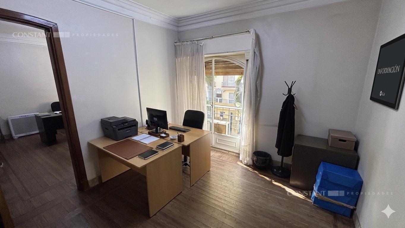 Foto de Casa de 4 dormitorios en venta en La Plata, imagen 3