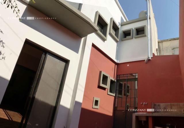 Foto de Casa en venta de 2 dormitorios en La Plata, imagen 2