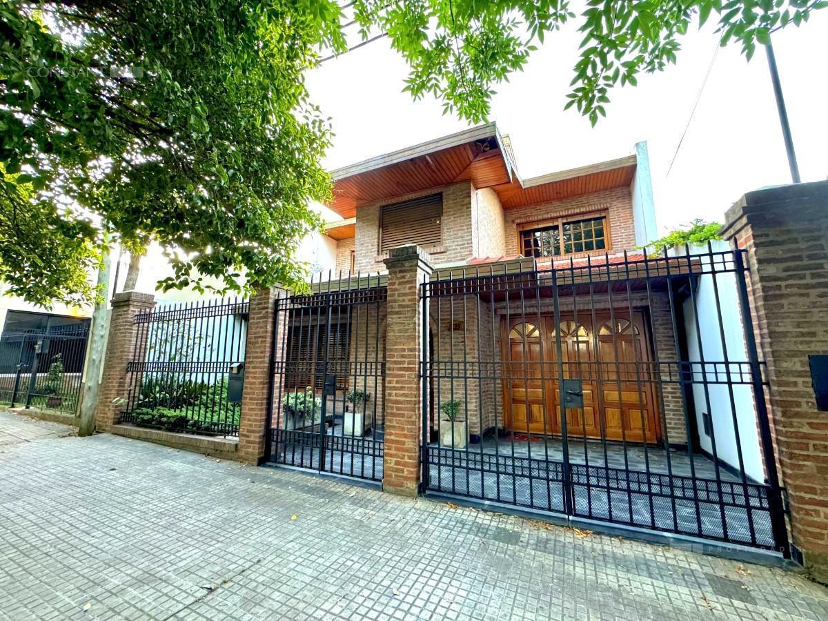 Foto de Casa en Venta de 4 dormitorios en La Plata, imagen 2