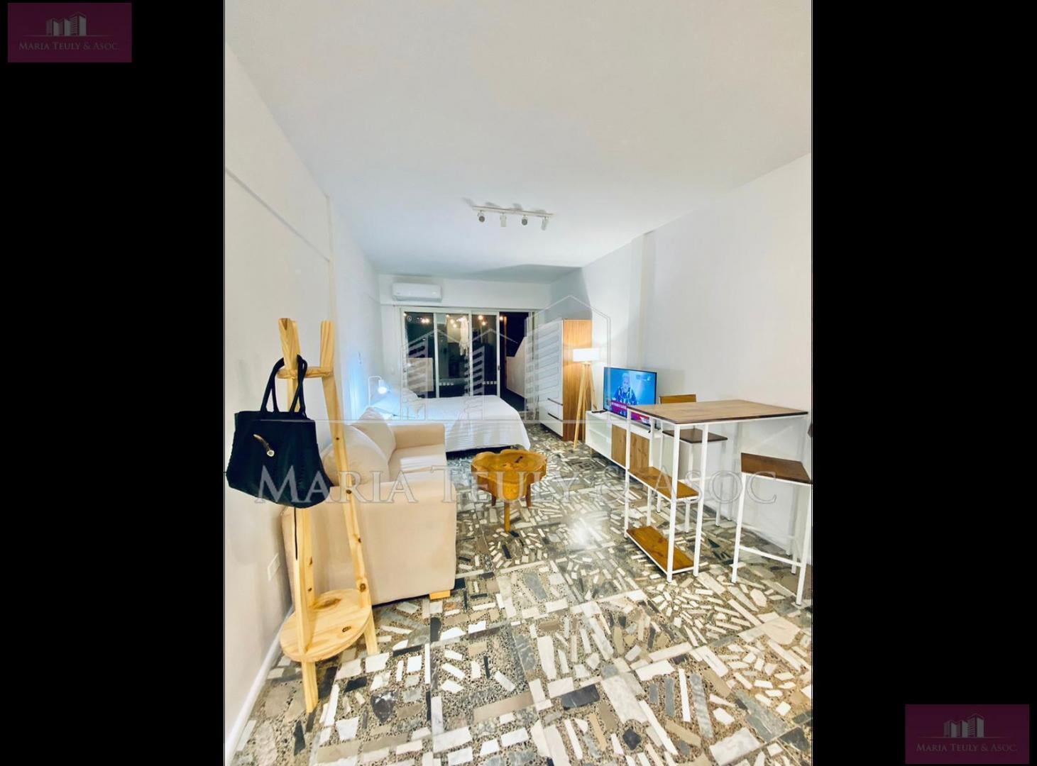 Foto de Venta Monoambiente en Las Cañitas con balcon al frente, imagen 2