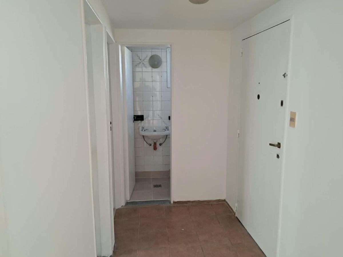Foto de Departamento de 38 m² con 2 ambientes en alquiler en Balvanera, imagen 1