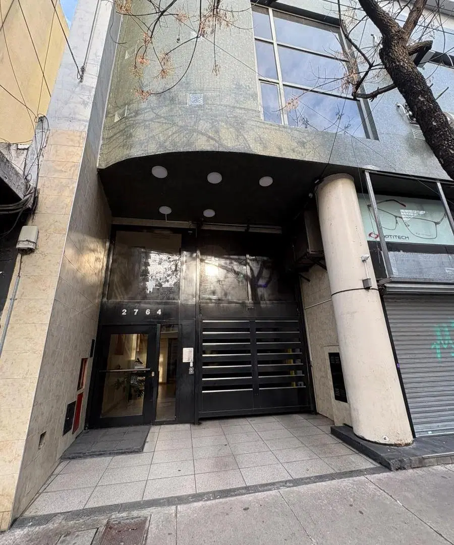 Cochera sobre Av. Monroe 4