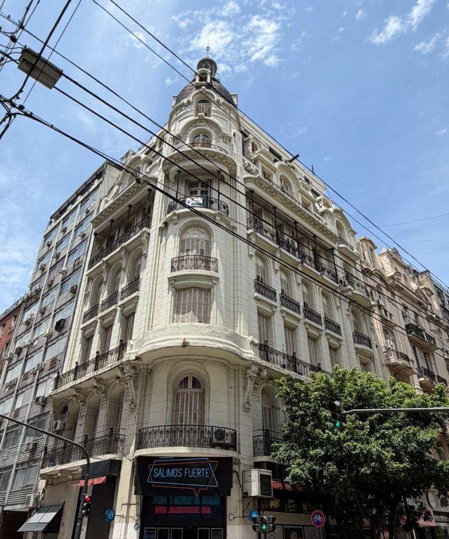 Piso entero en Viamonte 1500 a reciclar - 249 mts - San Nicolas