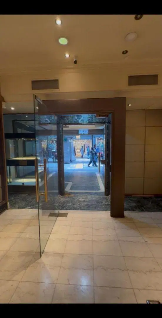 Local Comercial Premium en Peatonal Florida | Ubicación Estratégica de Máxima Exposición 4