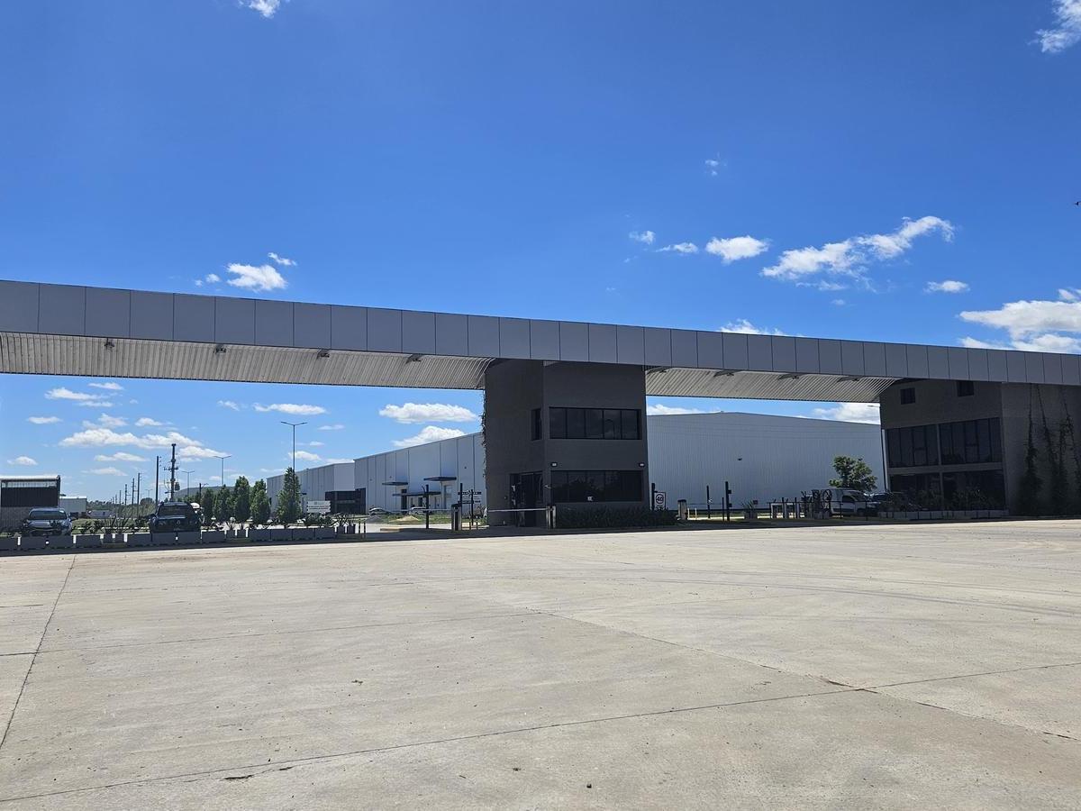 Nave en Parque Industrial Spegazzini 5