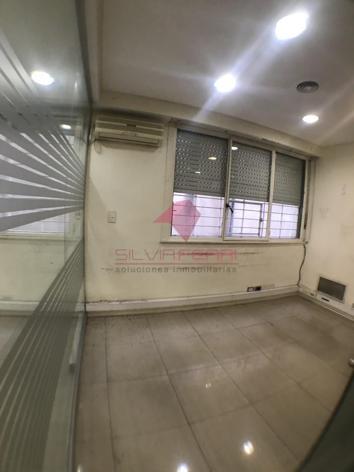Venta Oficina. Planta Libre Subdividido en 5 Ambientes + Kitchenette + 2 Baños 1