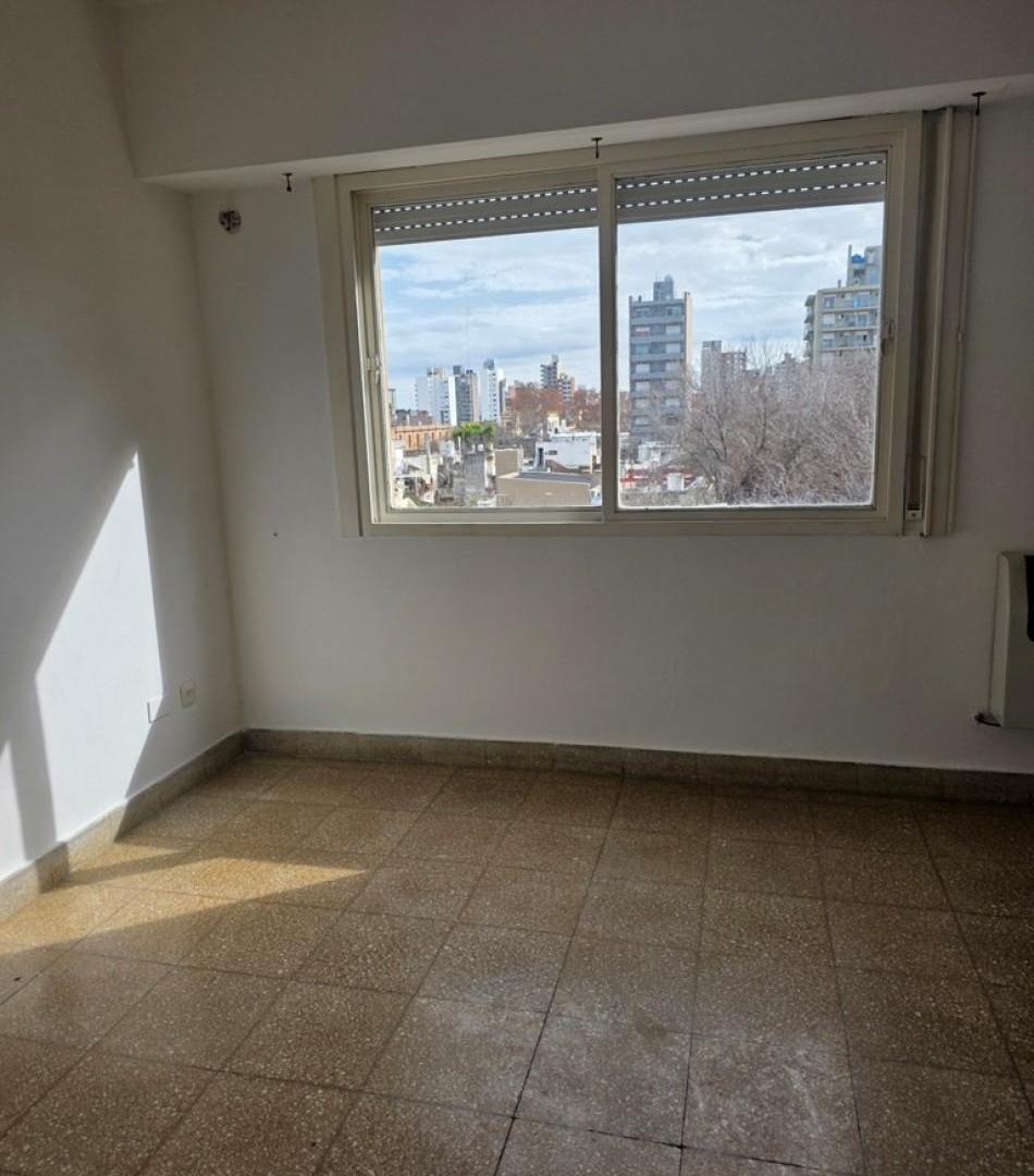 Foto de VENDO DEPARTAMENTO AL FRENTE 1 DORMITORIO - CALLAO 1400 - B. LOURDES, imagen 4