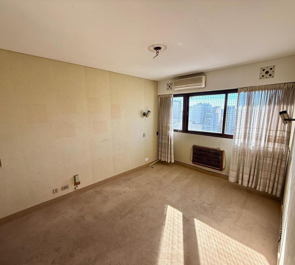 Venta Departamento de 5 Ambientes - Flores 3
