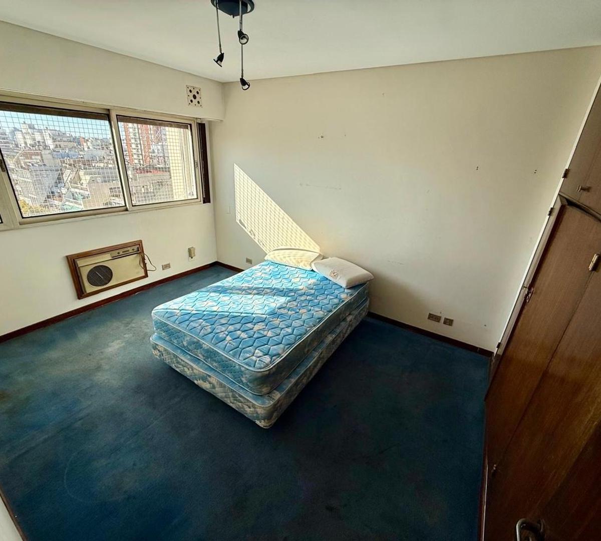 Venta Departamento de 5 Ambientes - Flores 1