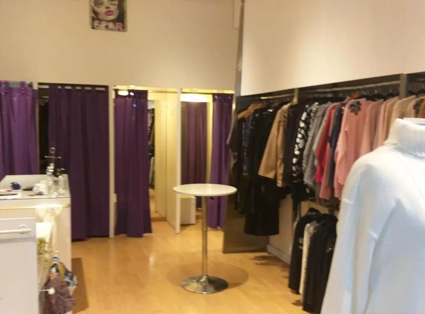 Alquiler local comercial - FLORES 5