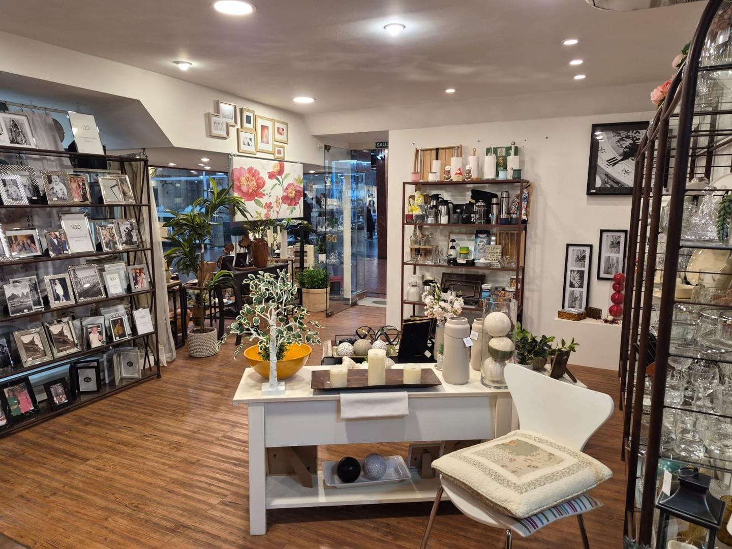 Foto de Venta local comercial - FLORES, imagen 2