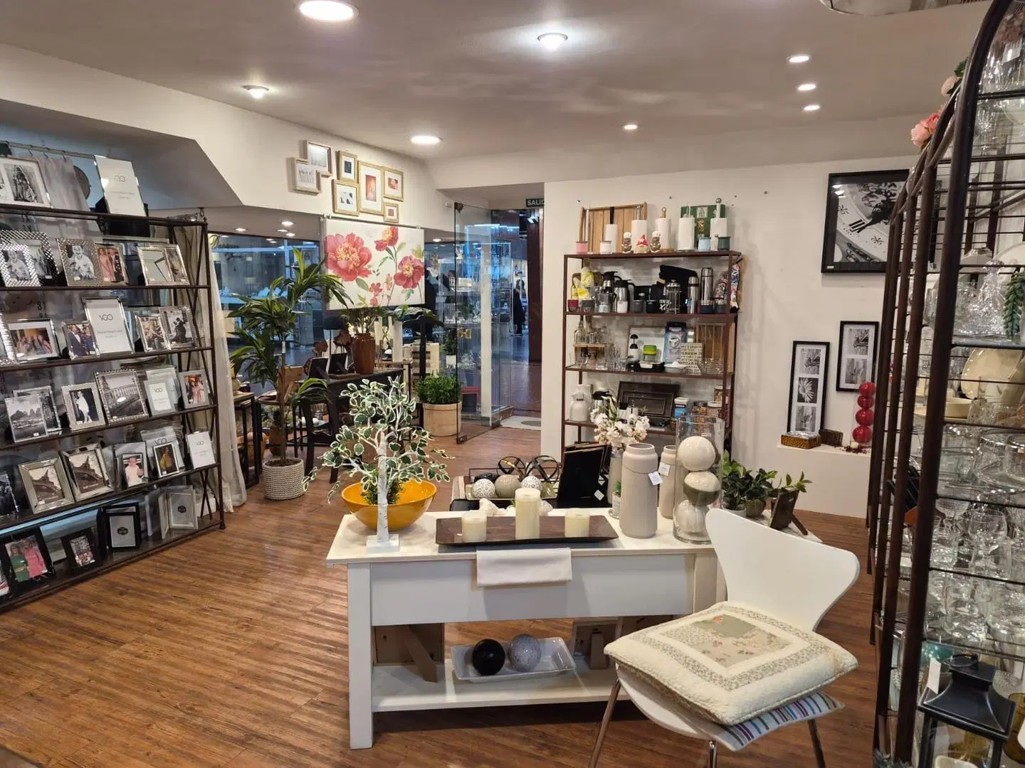Venta local comercial - FLORES 2