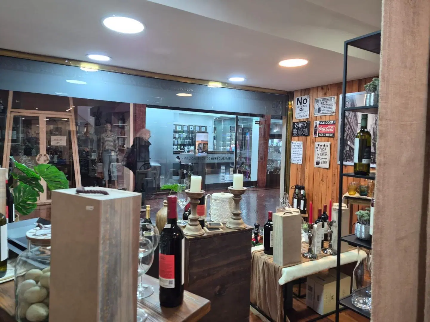 Venta local comercial - FLORES 5