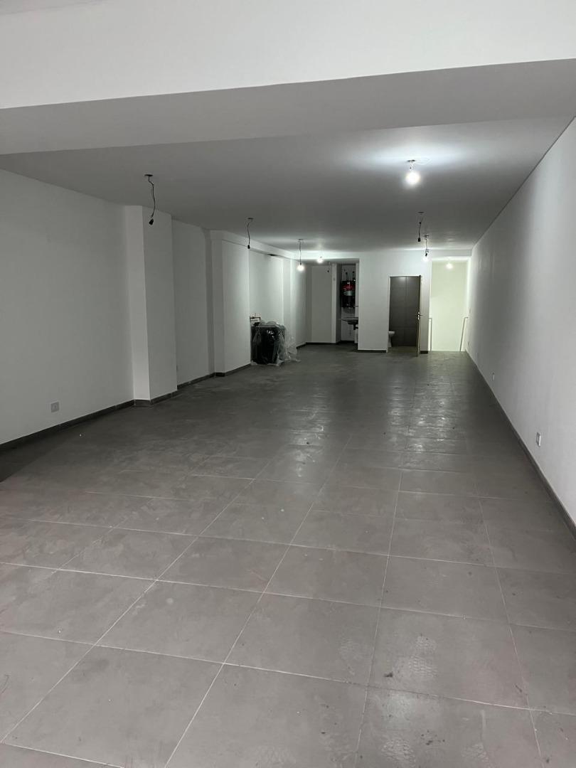 Foto de Alquiler local comercial - VILLA DEL PARQUE, imagen 2
