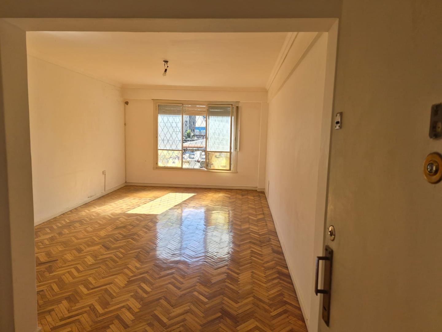 Foto de Venta departamento de 3 ambientes - FLORES, imagen 1