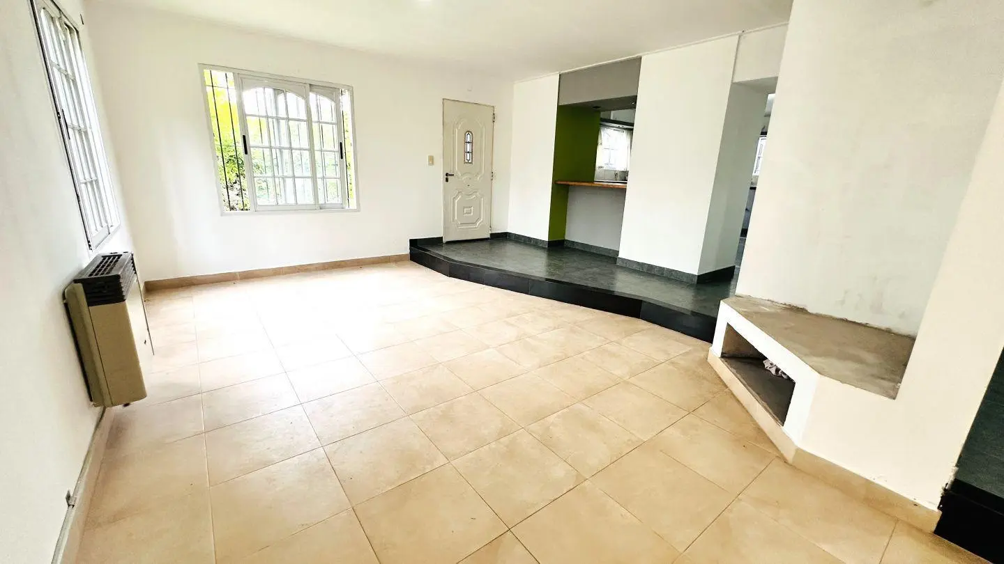 Casa 2 dorm c/ parque - Zona 423 y 31 Villa Elisa 3