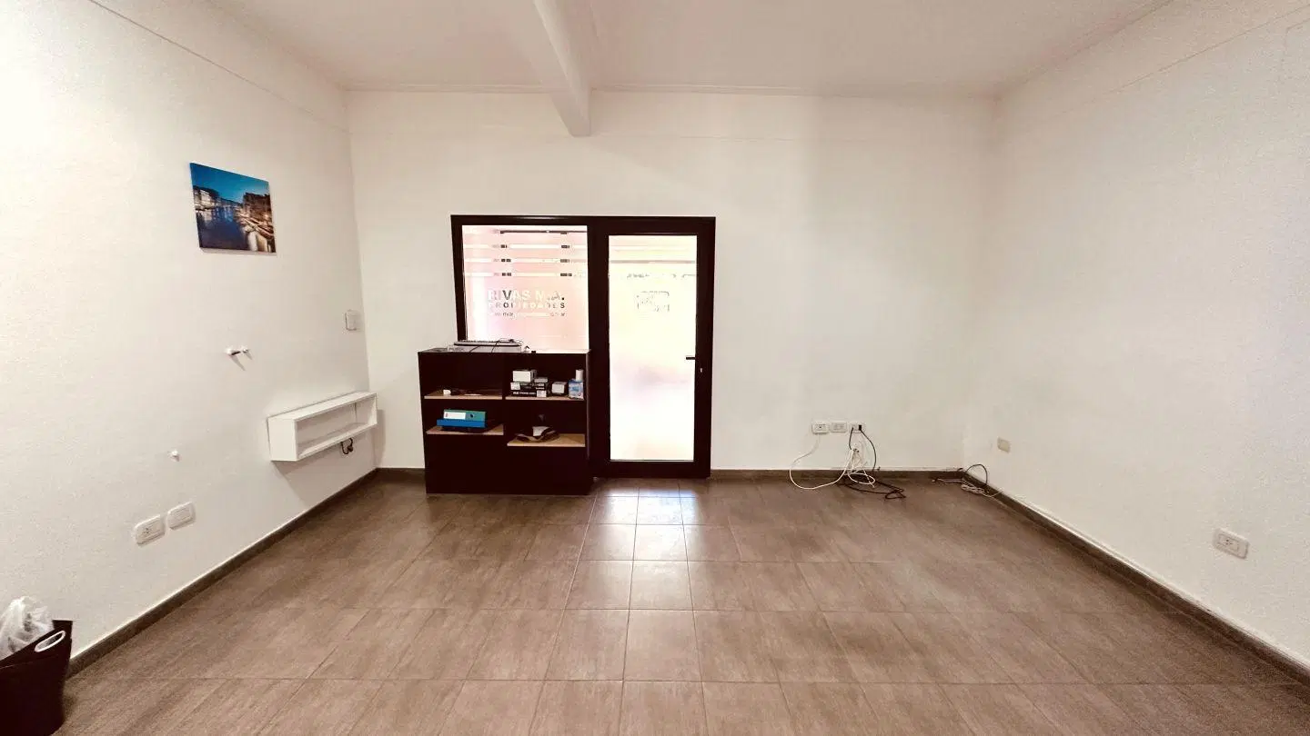 Local 3 ambientes - Zona 45 y 17 2
