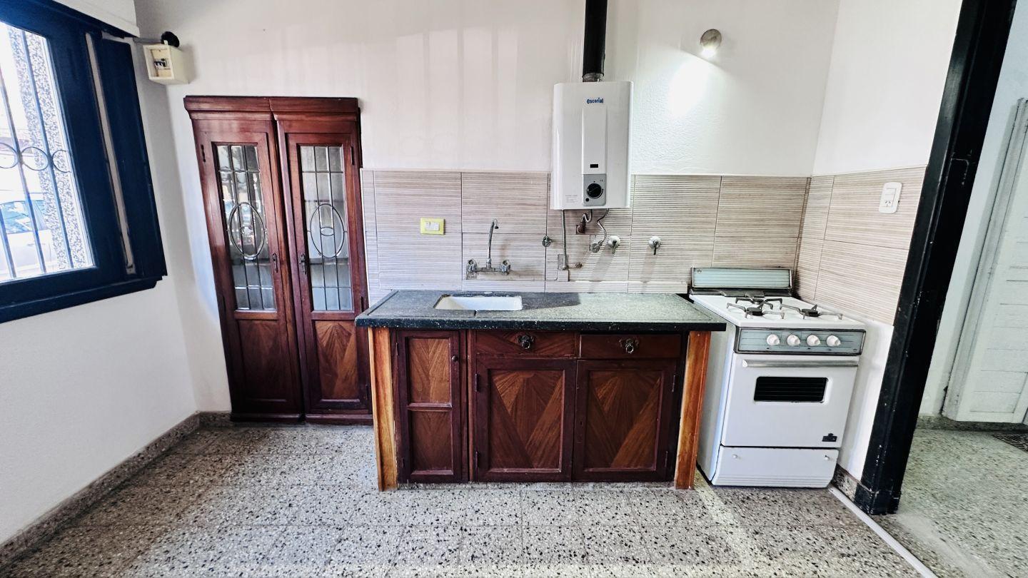 Foto de Alquiler departamento 1 dormitorio PH al frente - Zona 9 y 38, imagen 5