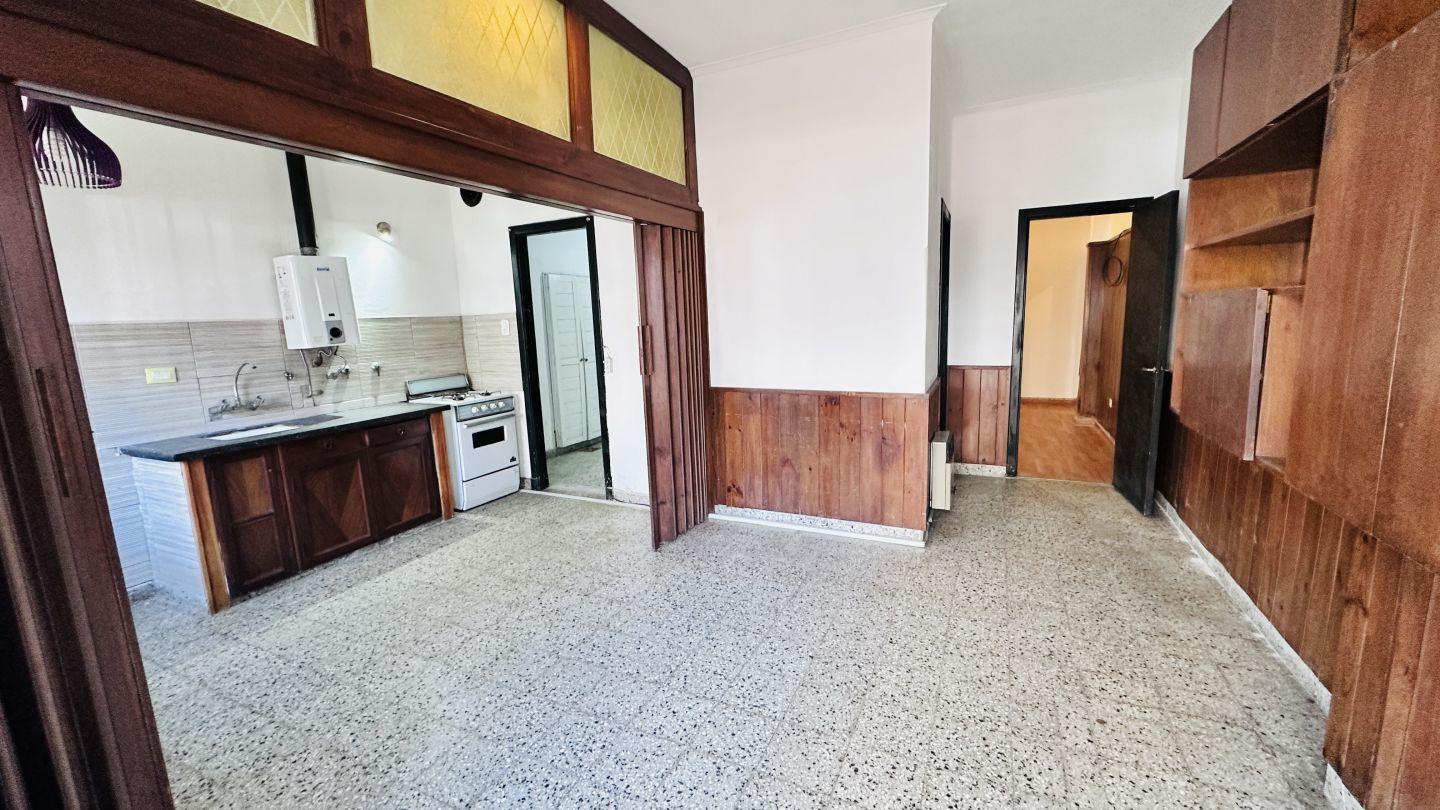 Foto de Alquiler departamento 1 dormitorio PH al frente - Zona 9 y 38, imagen 3