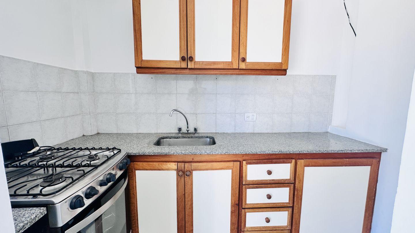 Foto de Alquiler departamento 1 dormitorio c/ balcon - zona 65 y 2, imagen 3
