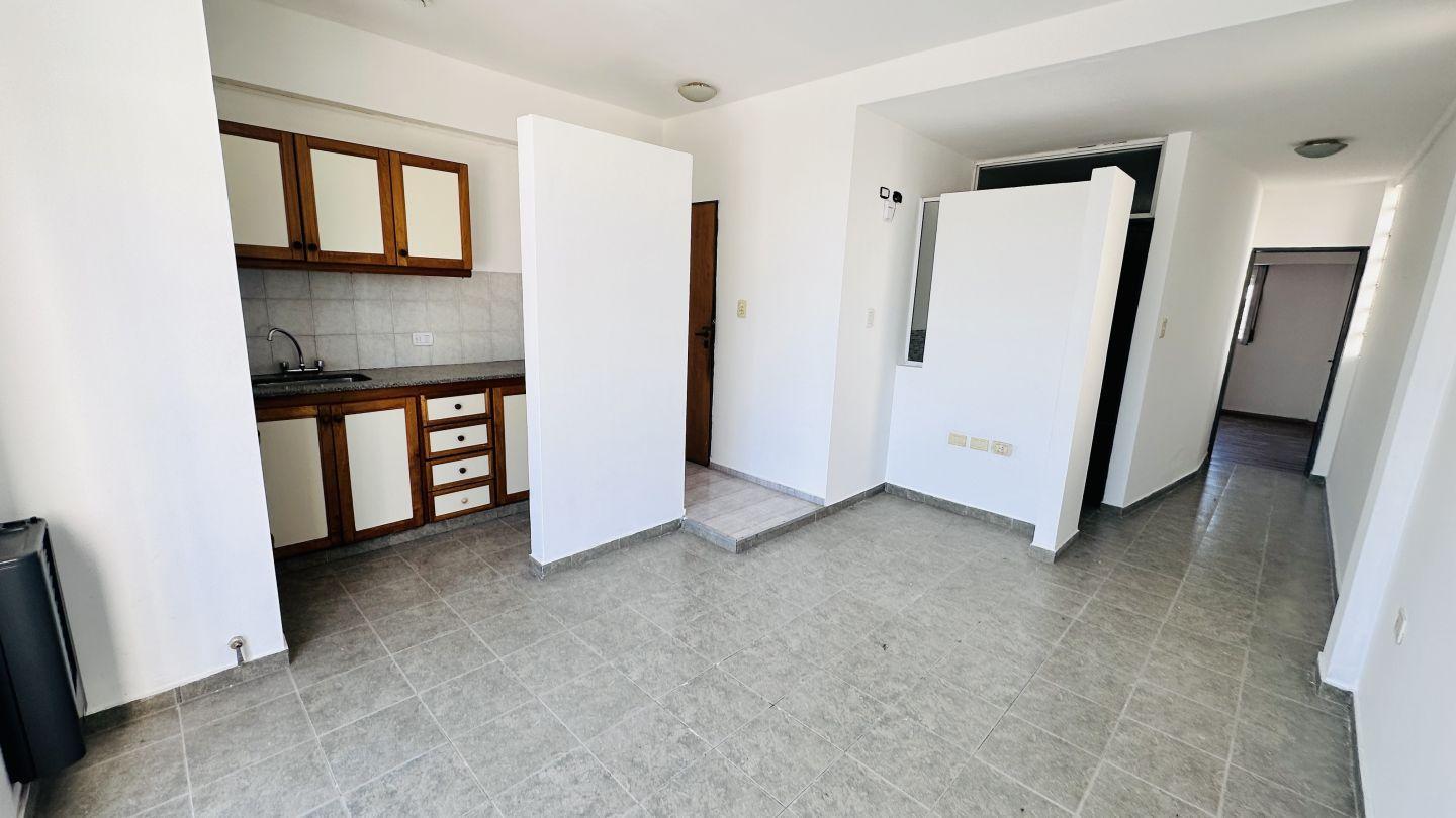 Foto de Alquiler departamento 1 dormitorio c/ balcon - zona 65 y 2, imagen 1
