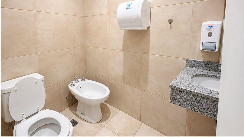 Foto de Venta local comercial 197 m2 - Zona 10 y 46, imagen 3