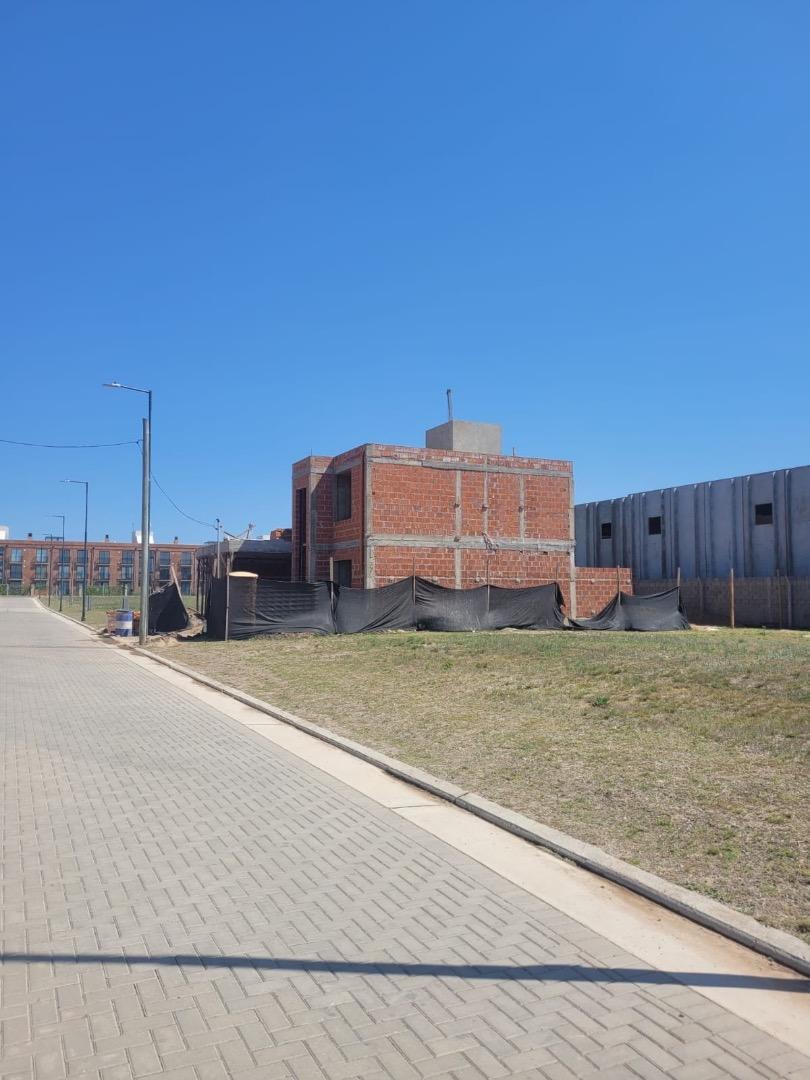 Foto de LOTE EN VENTA - ABRAS DE MANANTIALES-APTO A DUPLEX! 300 mts!, imagen 3