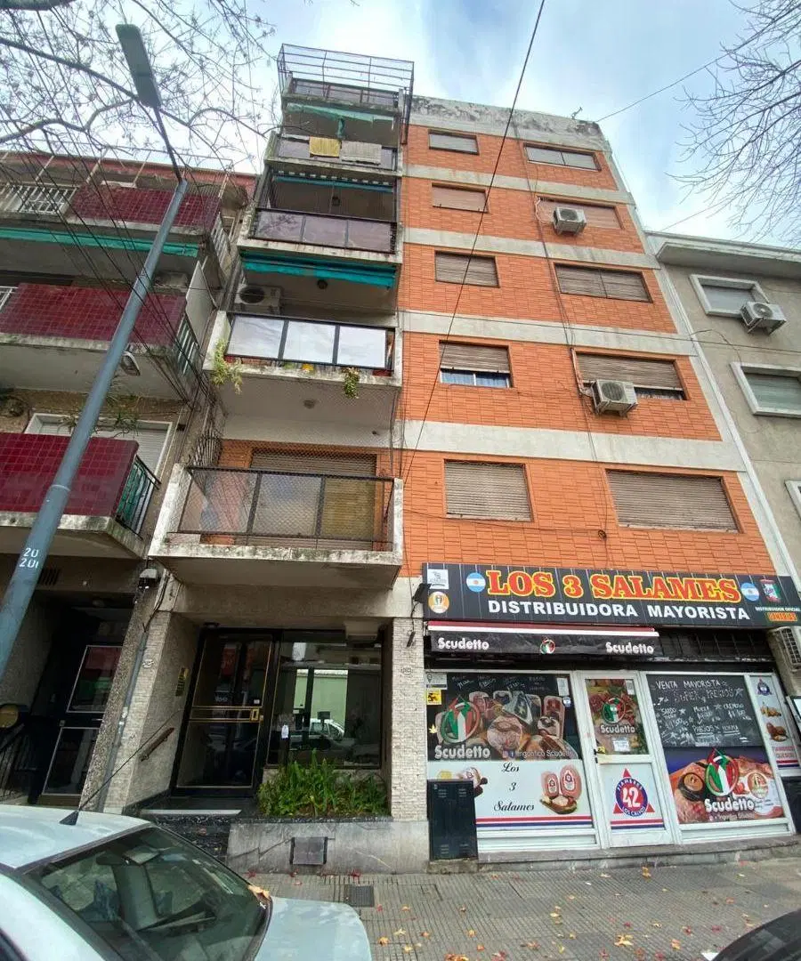 Departamento 3 ambientes balcón al frente y lavadero 5