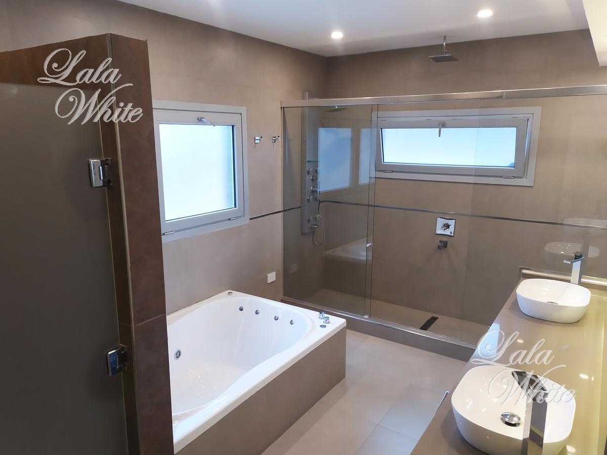 Casa con 4 dormitorios en venta - La Providencia Country Club, Canning, Ezeiza