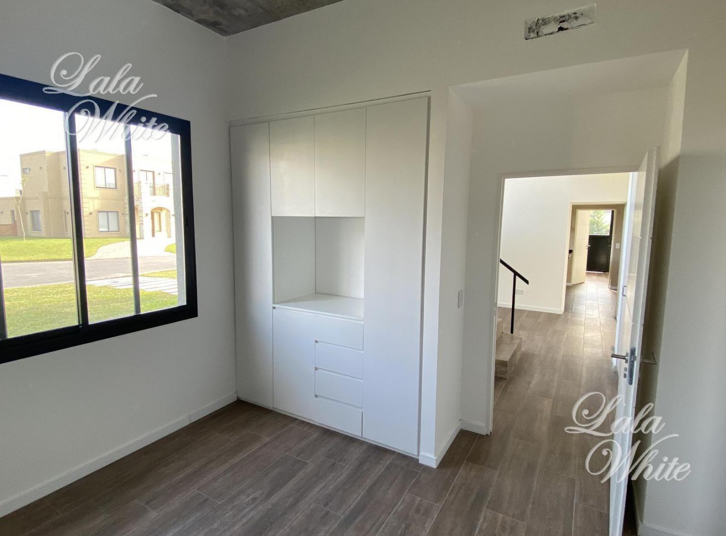 Casa con pileta y galeria techada, en venta - Lagos de Canning, Esteban Echeverría