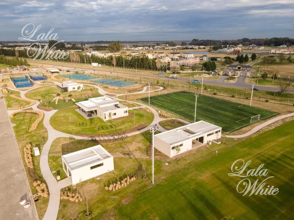 Lote a la laguna en Las Victorias Canning 5