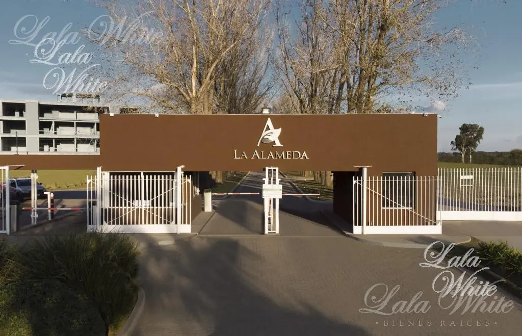 Lote a la laguna en La Alameda 3