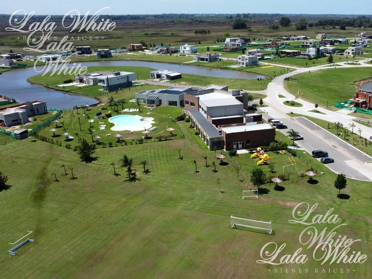 Lote a la laguna en La Alameda 4