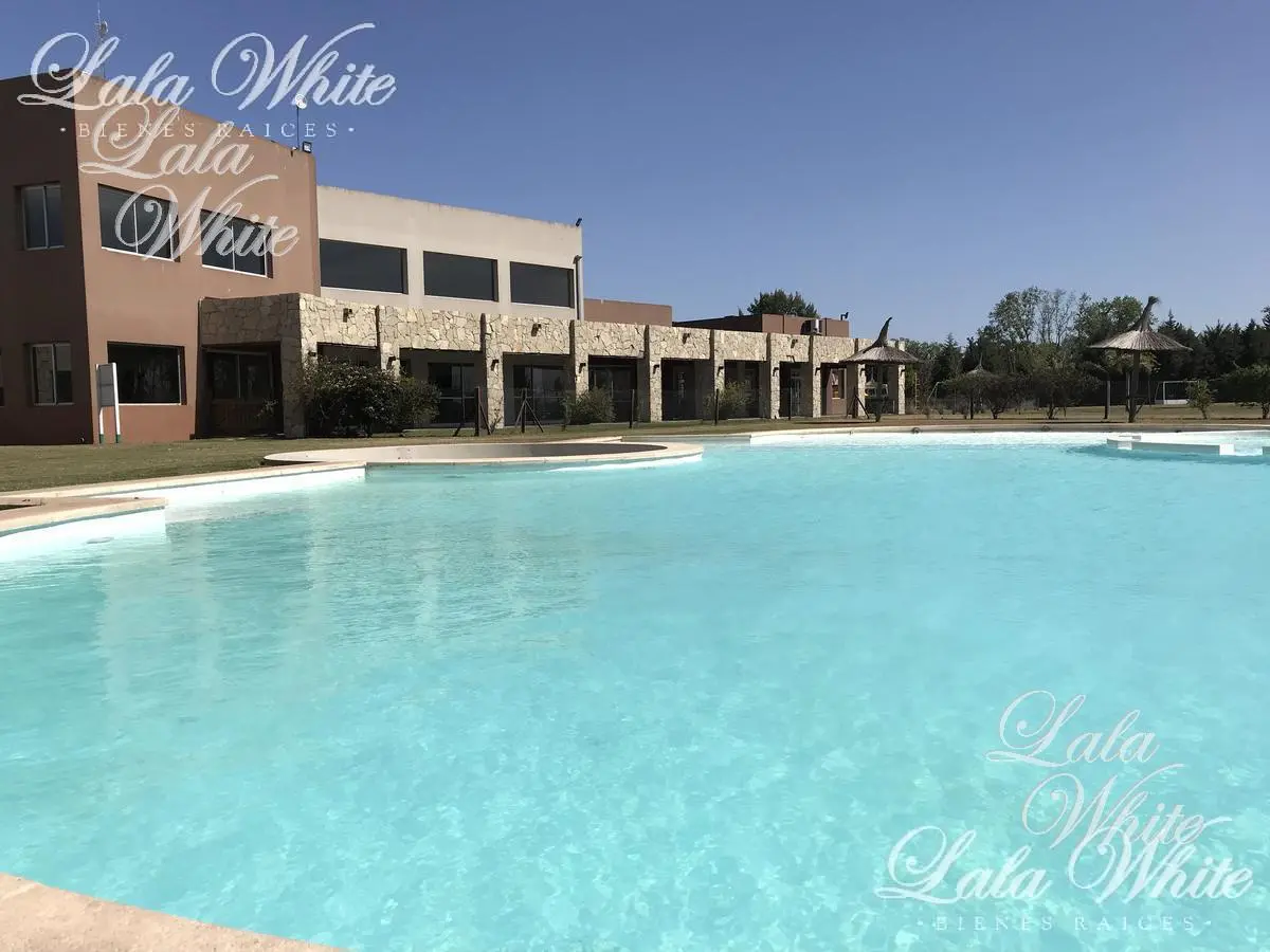 Lote a la laguna en La Alameda 5