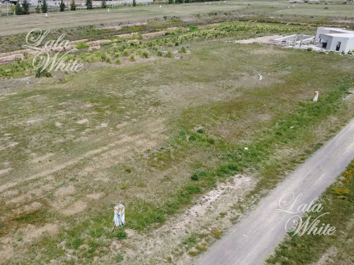Venta - Lote a la laguna en Tiempos de Canning - Lacus 3