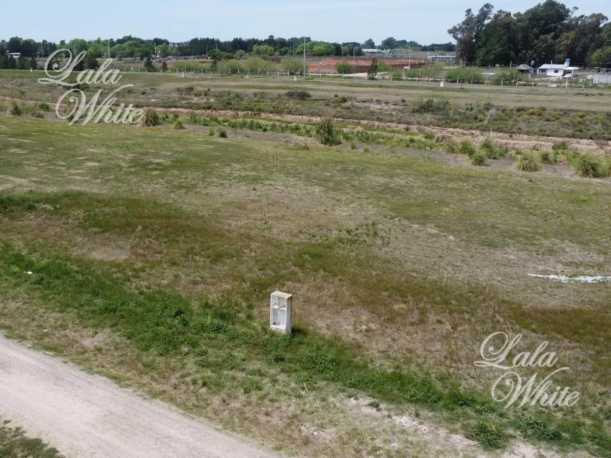 Venta - Lote a la laguna en Tiempos de Canning - Lacus 7