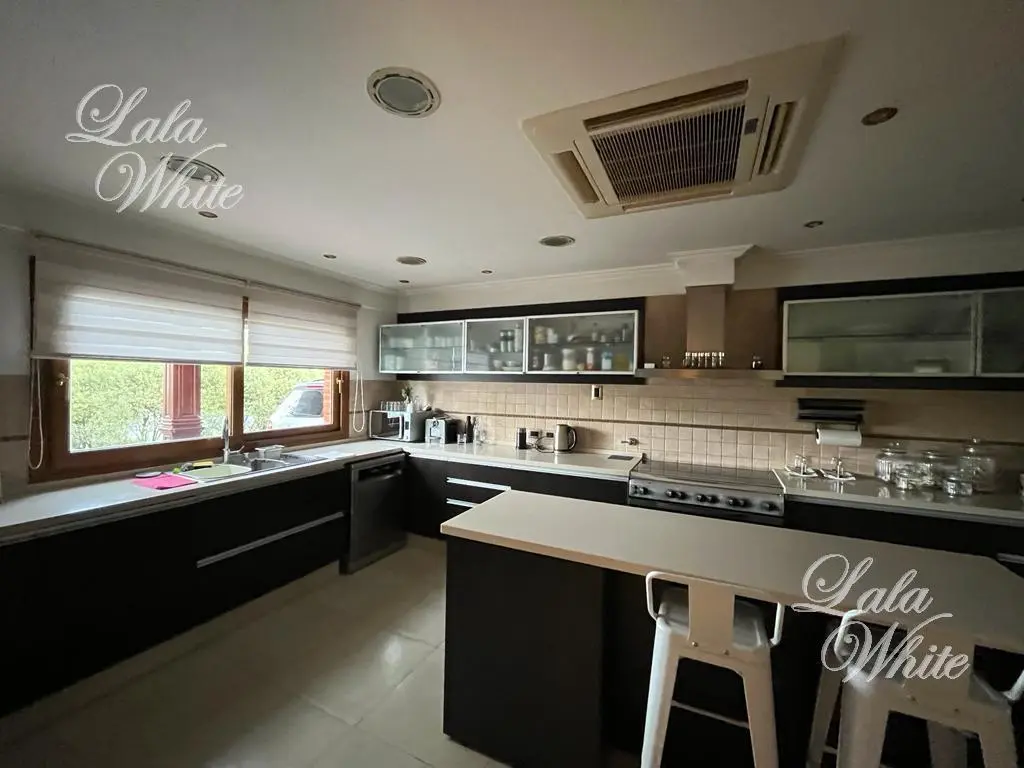 Venta - Casa en San Eliseo 4