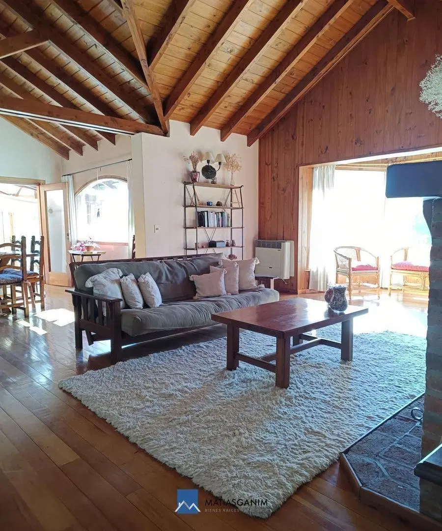 Casa + cabaña en barrio El Faldeo 2