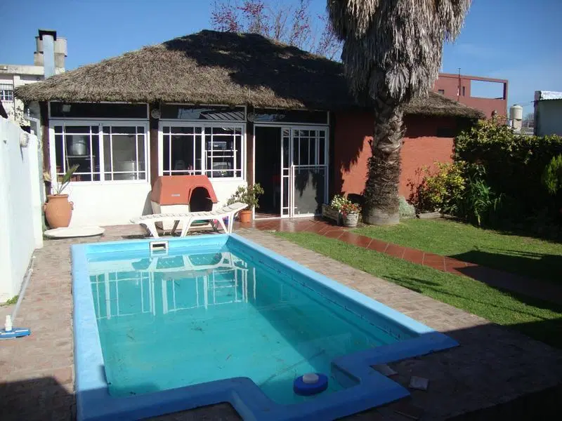 VENDE: CASA 4