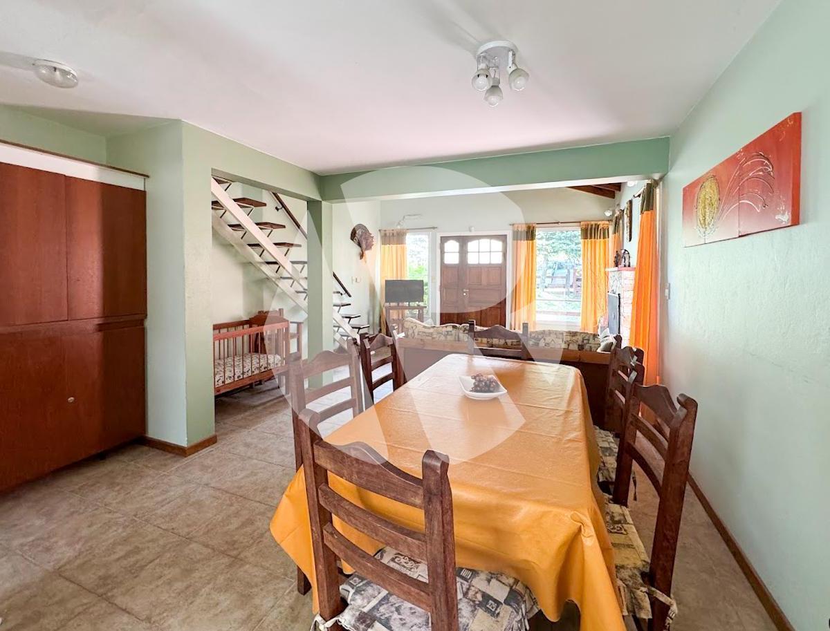 Venta Complejo de Casas en Mar Azul a 1 Cuadra del Mar! 2