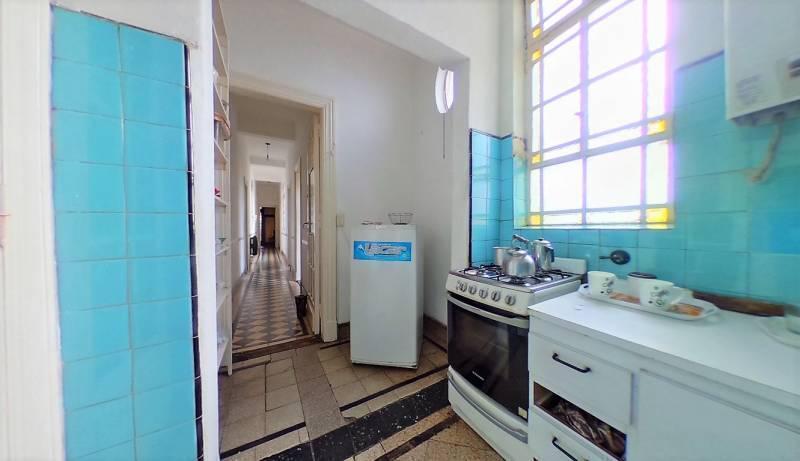 Semipiso de 5 Ambientes Al Frente en Edificio Francés Clasico de La Ciudad 1