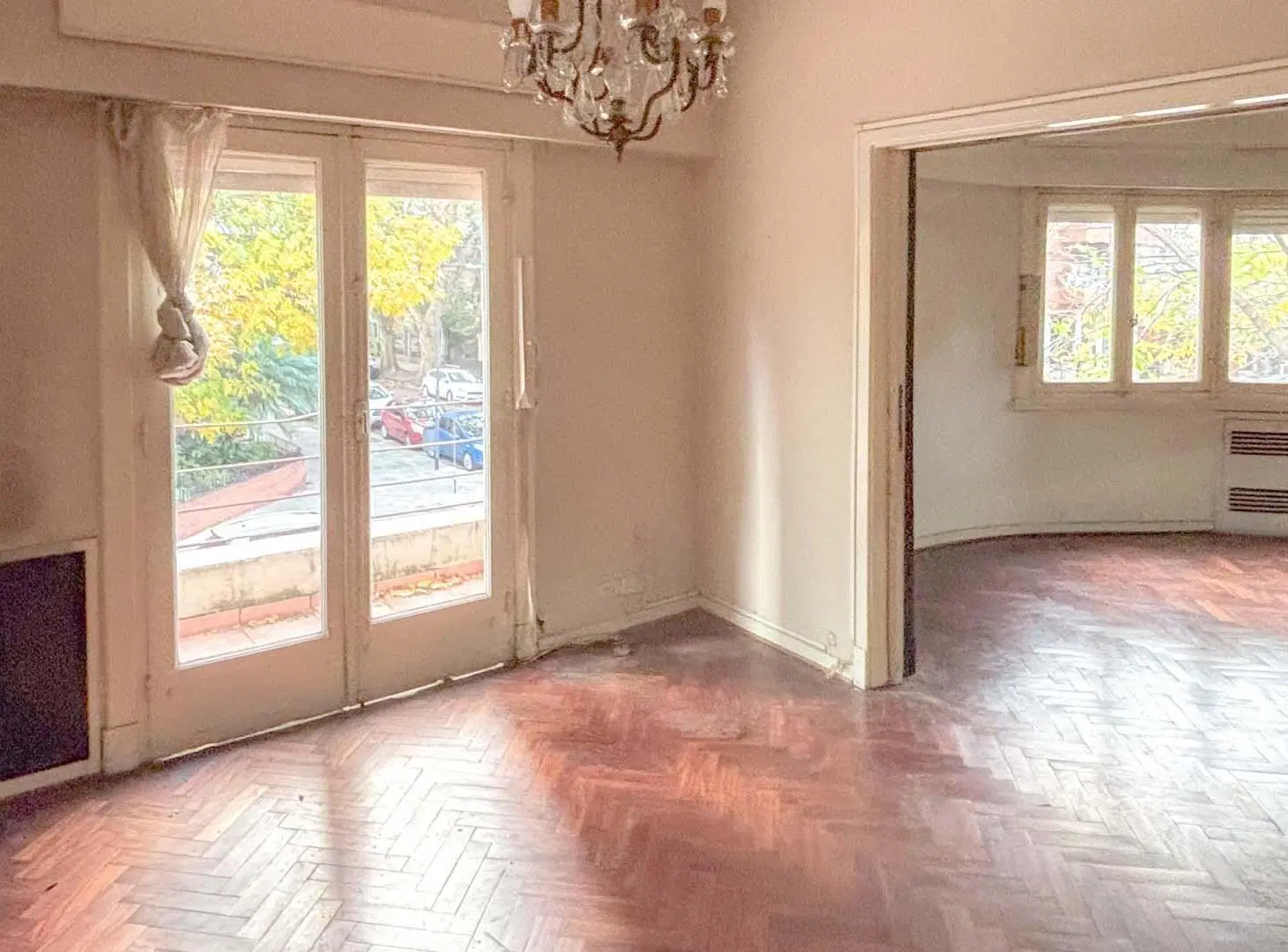 VENTA  Casa en PH  de 5 dorm.  Gran Terraza esquina.-   zona Embajadas 5