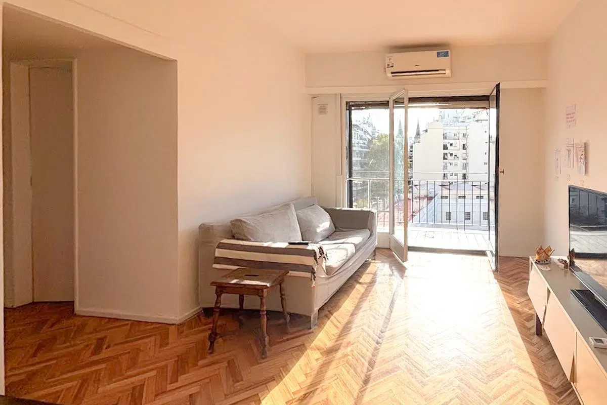 VENTA 4 ambientes con balcón al Frente - Vistas abiertas - Super luminoso - a mts de Bldv Charcas 2
