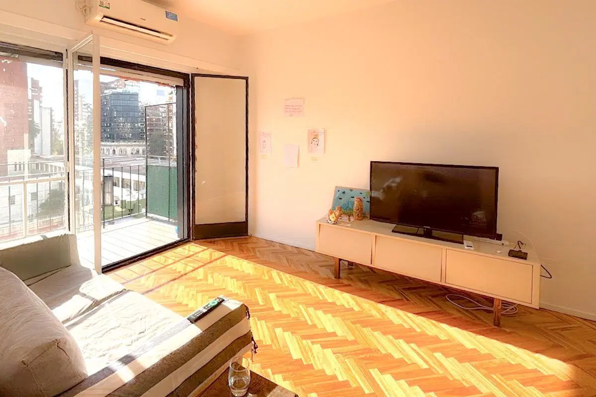 VENTA 4 ambientes con balcón al Frente - Vistas abiertas - Super luminoso - a mts de Bldv Charcas 1