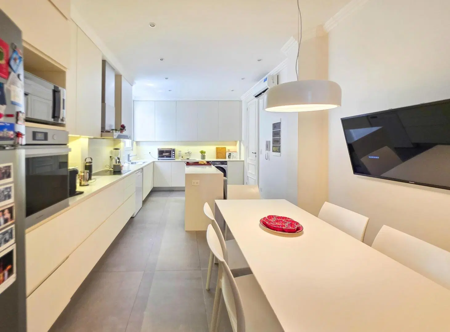 Venta  Semipiso al frente de 4 dormitorios  escritorio -  Plaza San Martin 3