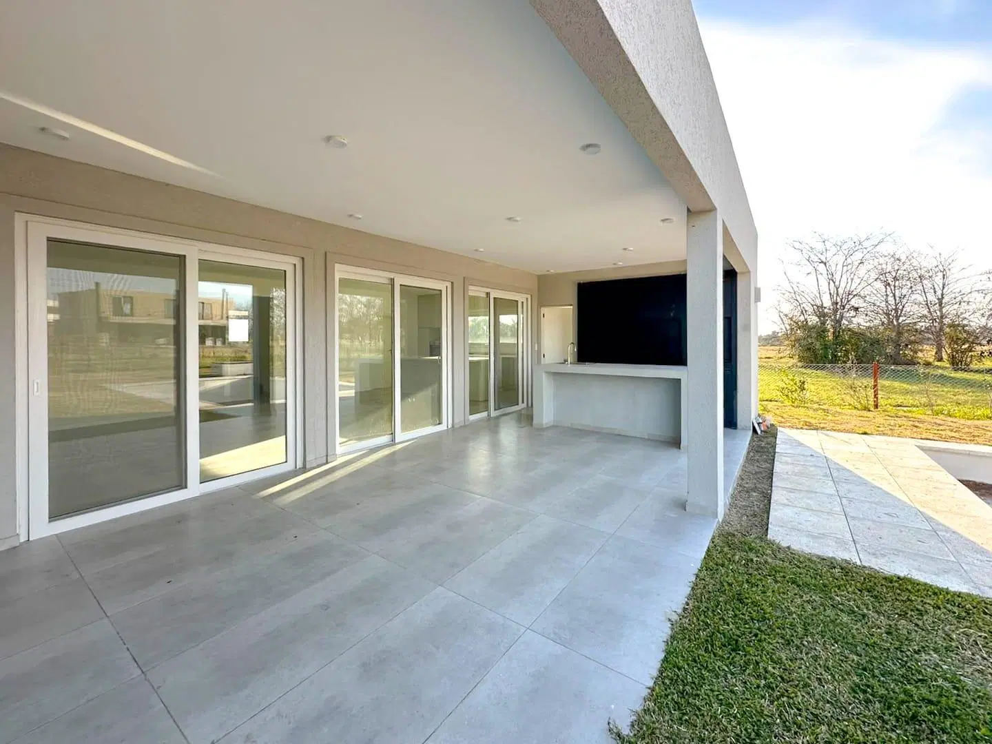 VENTA Fabulosa Casa a estrenar 5 ambientes Piscina Tilbury - Pilará Financiación disponible 2